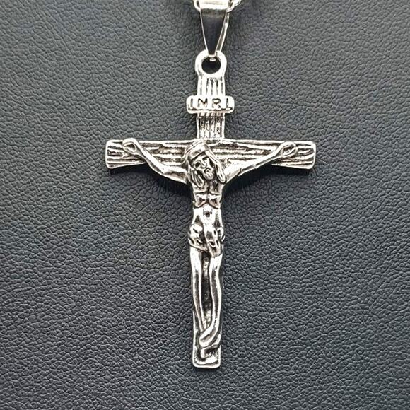 925 Sterling Silver Necklace INRI Jesus Crucifix Cross Valentines Birthday Gift - Picture 1 of 6